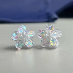 Clear glitter flower stud earrings